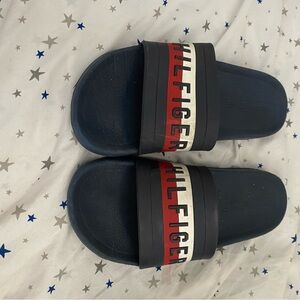 size 8.5 tommy hilfiger slides